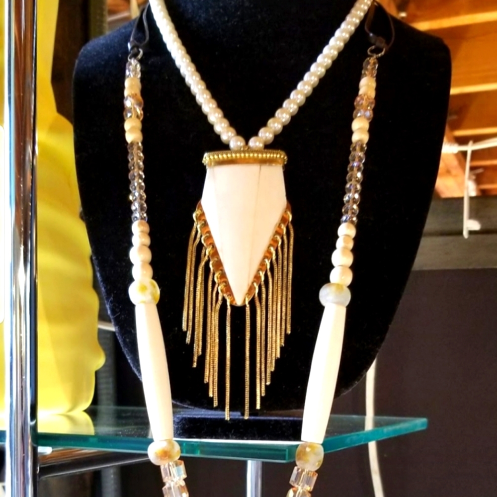 White Horn Pendant with golden Accents Necklace - Picture 4 of 16